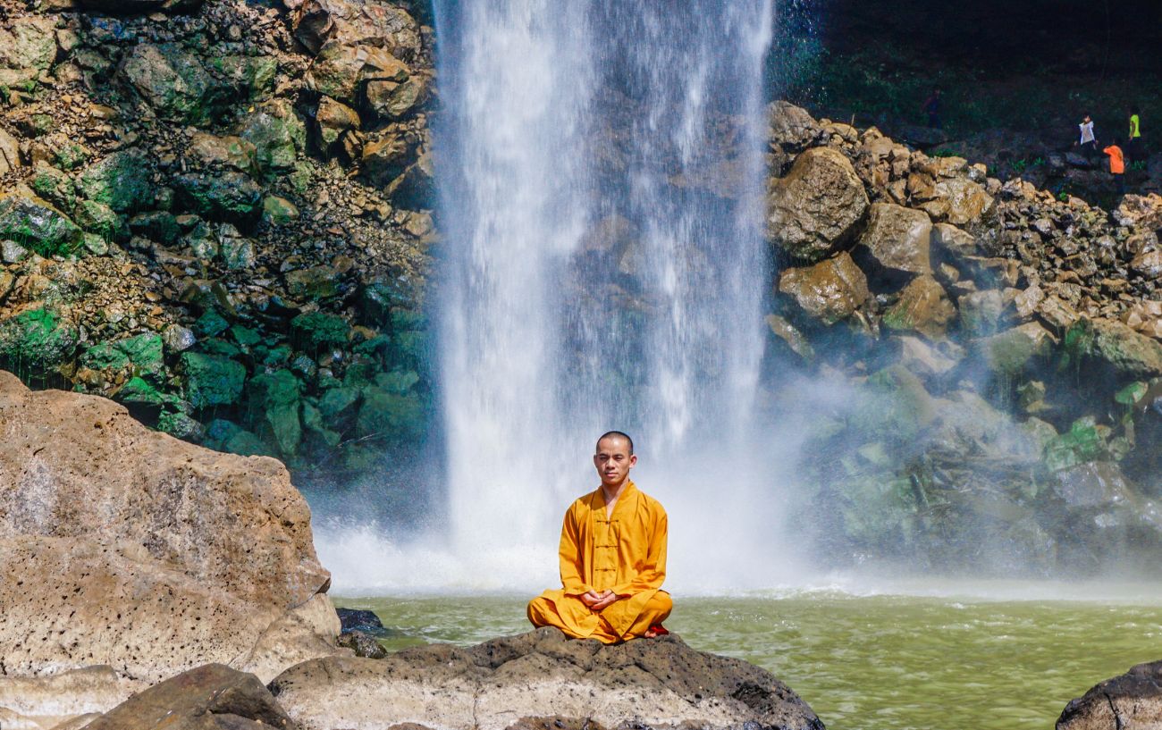 3 Simple Thich Nhat Hanh Meditations To Invite Peace Into Your Life