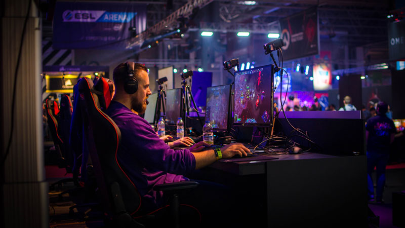 adult-competition-computers-player