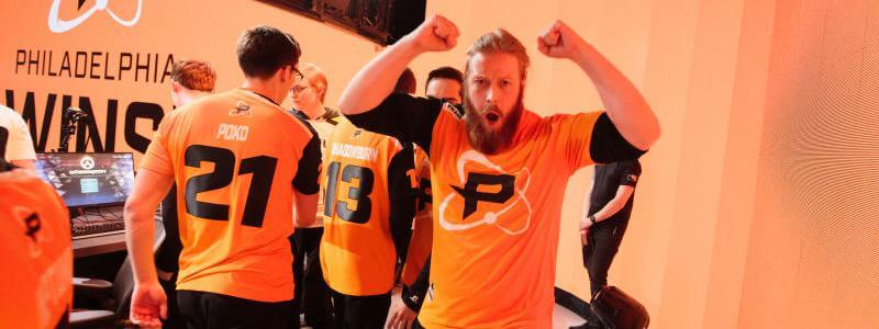 Fusion player - Fragi with team celebrating