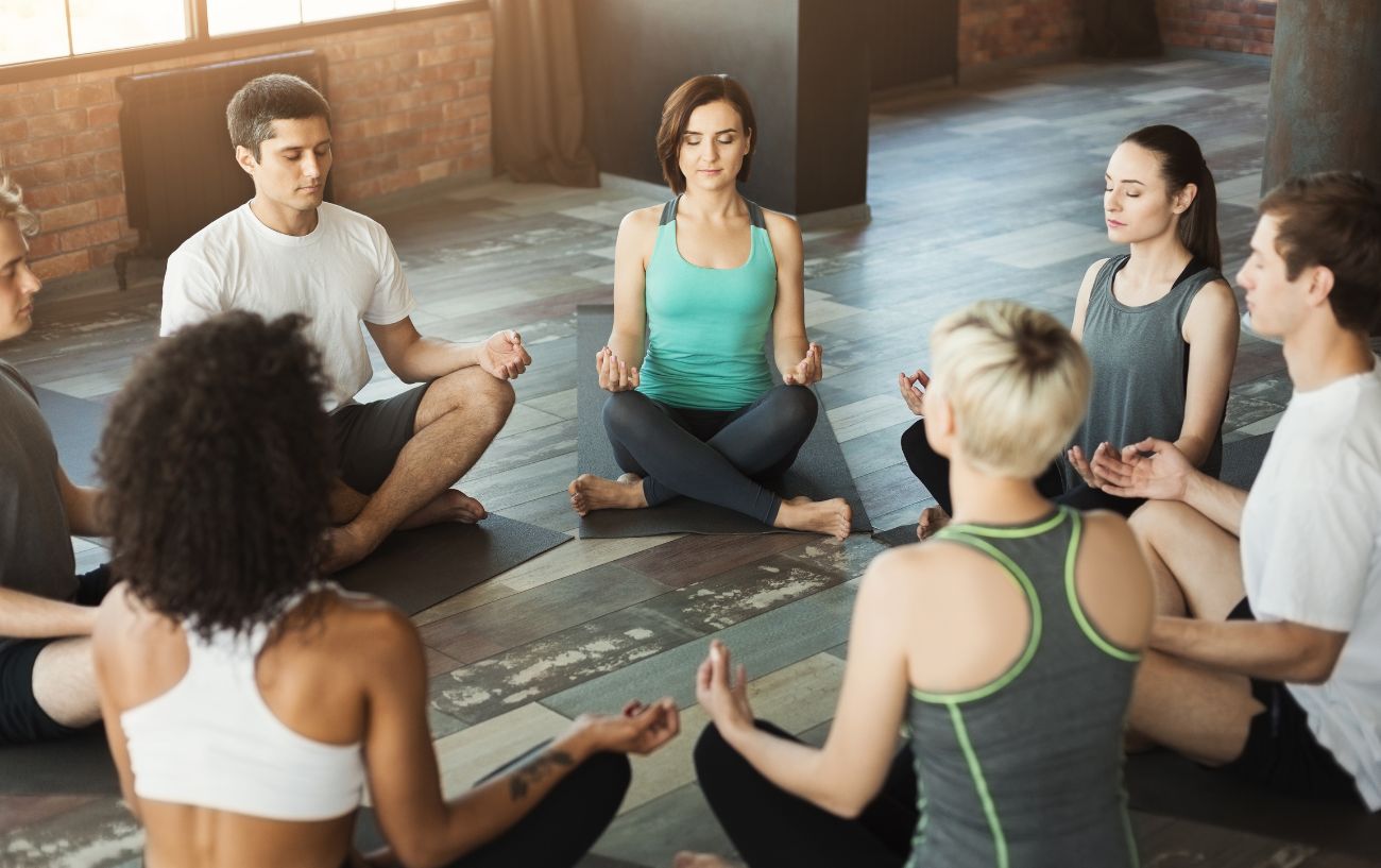 How To Find A Yoga Community: Ways To Make New Likeminded Friends