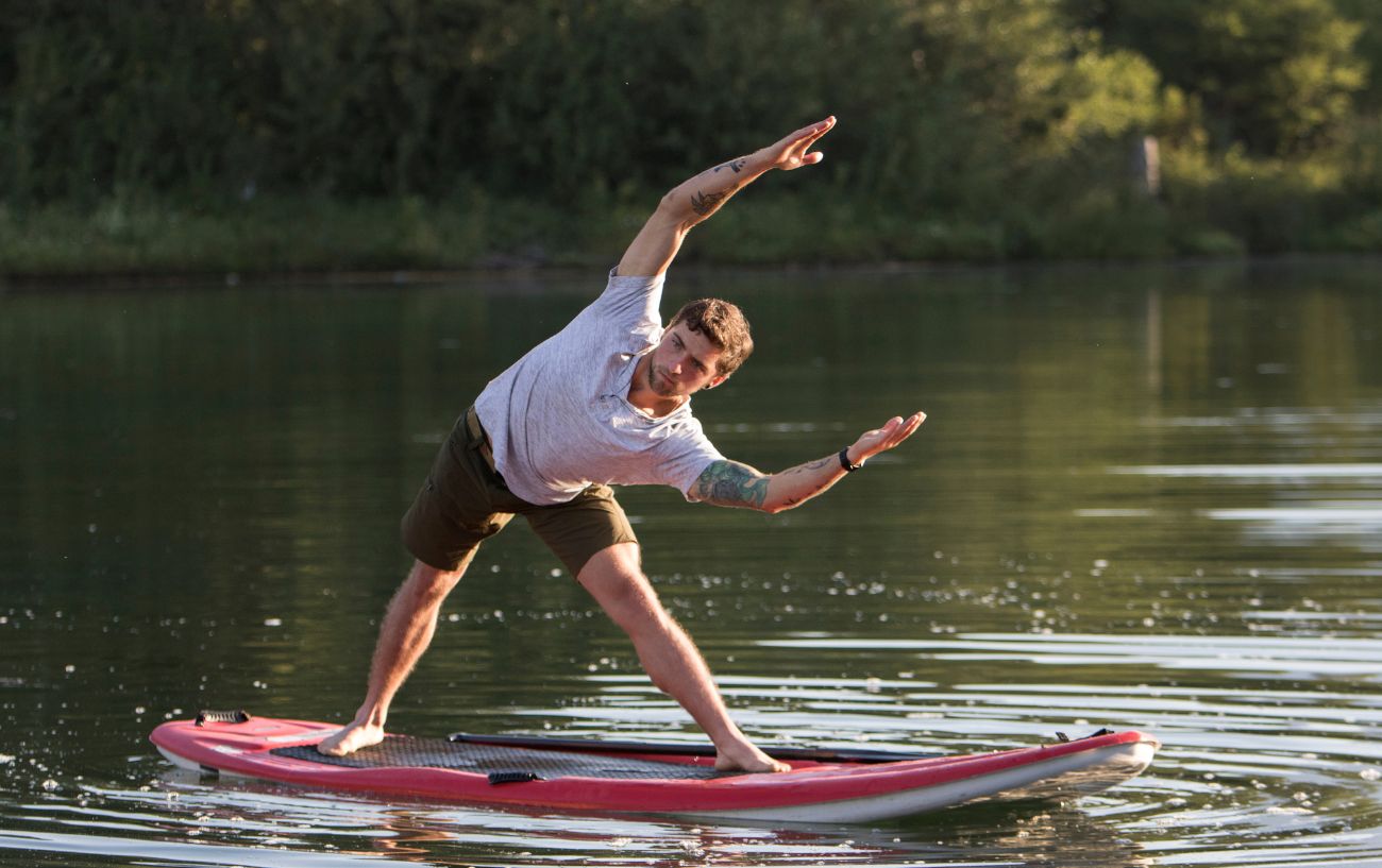 Paddle Board Yoga 101: Benefits, How To + Pro Tips For Beginners