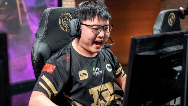 uzi-league-of-legends