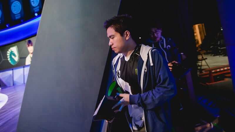 xmithie-league-of-legends-player-team-liquid