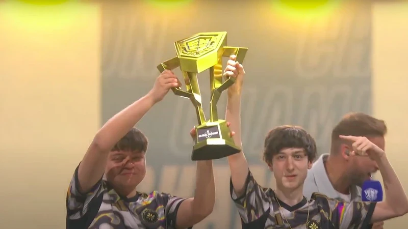Peterbot and Pollo FNCS